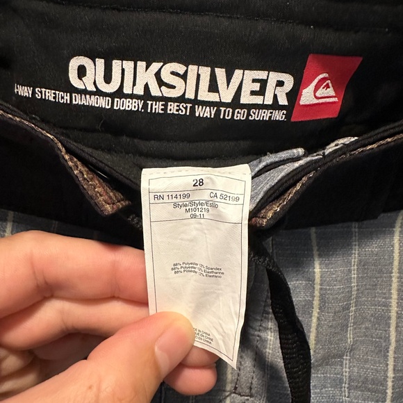 Quicksilver board shorts size 28 - Picture 4 of 6